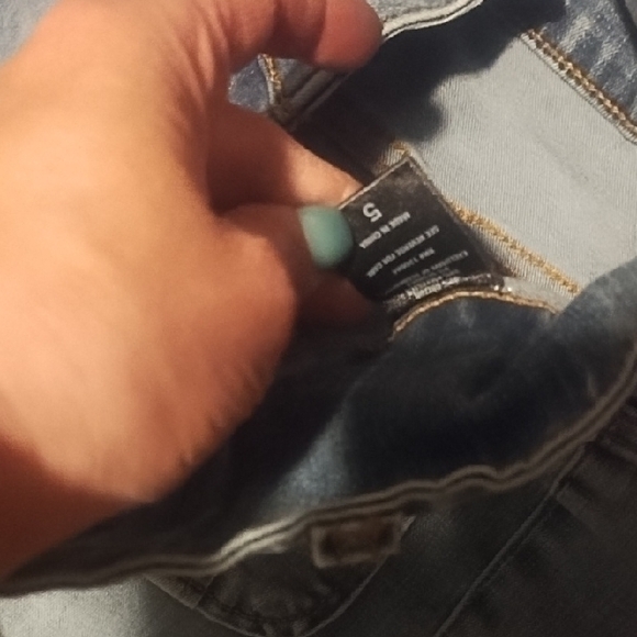 Hurley Women's  Small Light Gray Sweatshirt With Size 5 Hot Topic Jeans - Picture 3 of 4